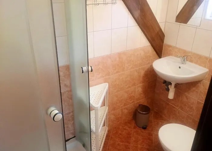 V Zelený 3*